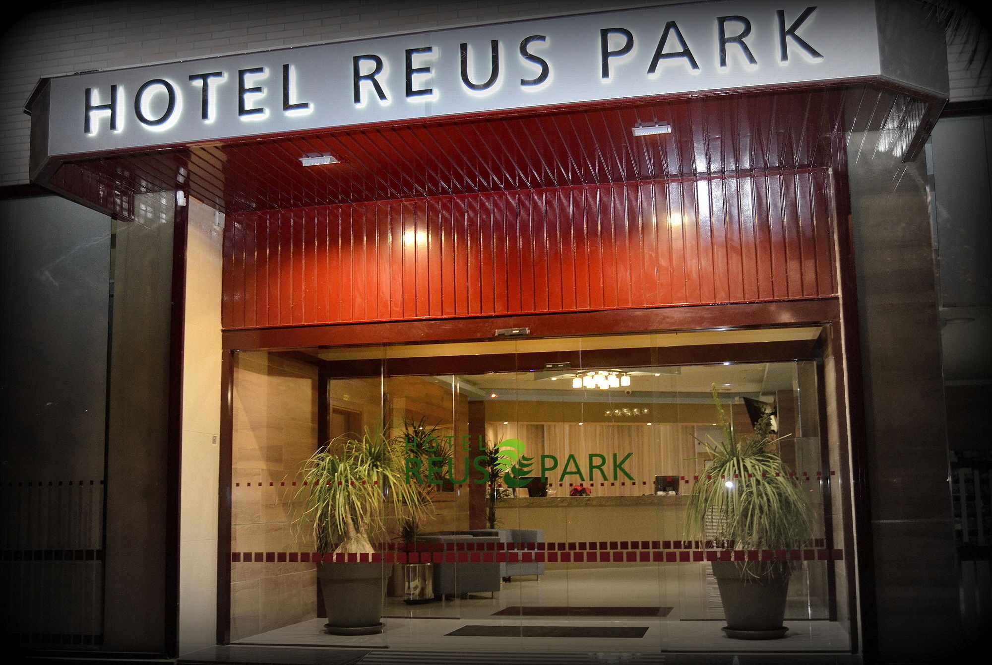 Hotel Reus Park Kültér fotó